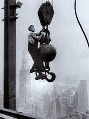 File:1612779~Construction-Worker-on-the-Empire-State-Building-Posters.jpg