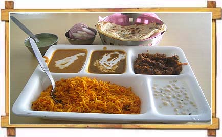 Delhi Cuisine (c)www.shubhyatra.com