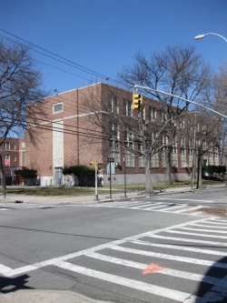 A view of PS 173Q from Fresh Meadow Lane
