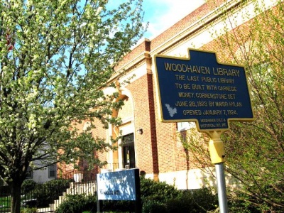 Woodhaven Library, which is easily accessible to its residents, is located near Woodhaven Strip.