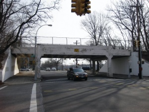 L.I.M.P. overpass in Fresh Meadows, now home to bike and pedestrian path 